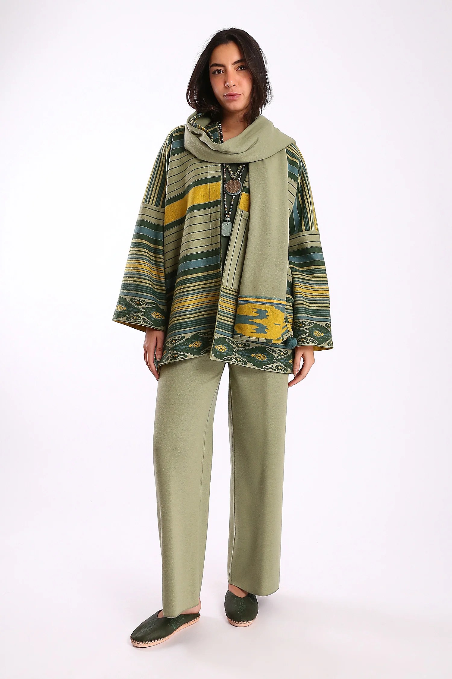 Free size jacket with one front pocket
