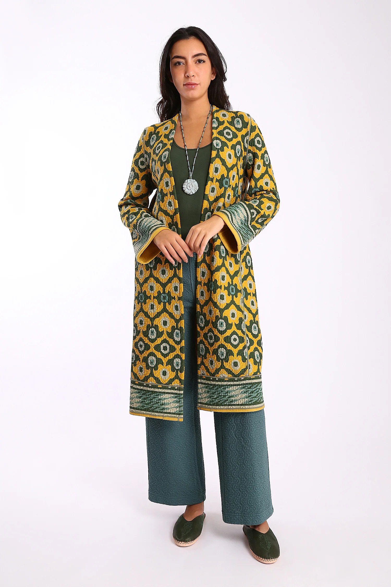 Midi coat  with v-neckline and pockets