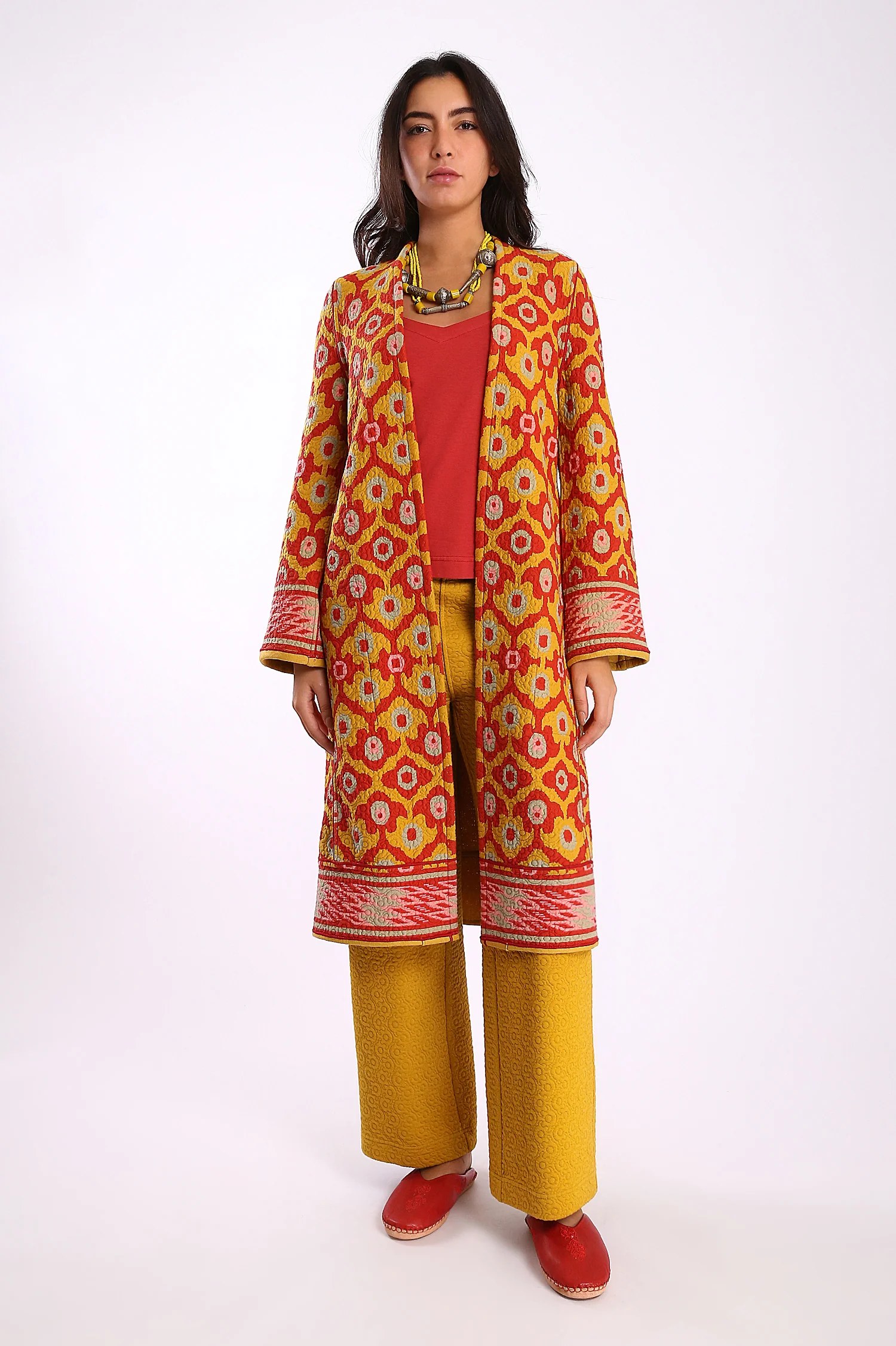 Midi coat  with v-neckline and pockets