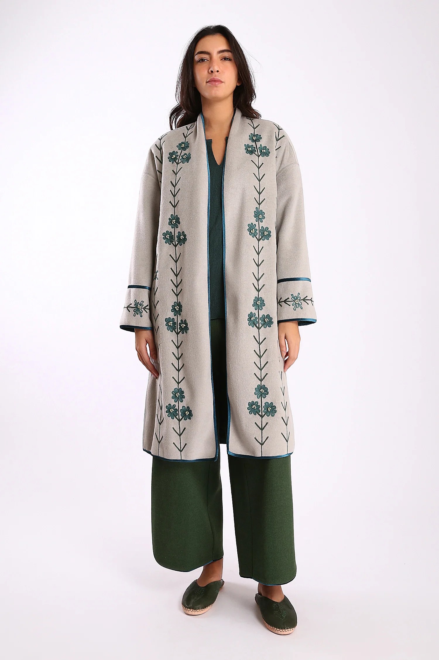 Short coat in wool blend with pockets