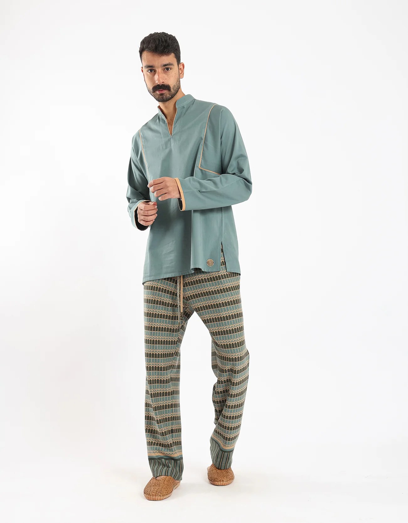 Shirt with contrast color trims