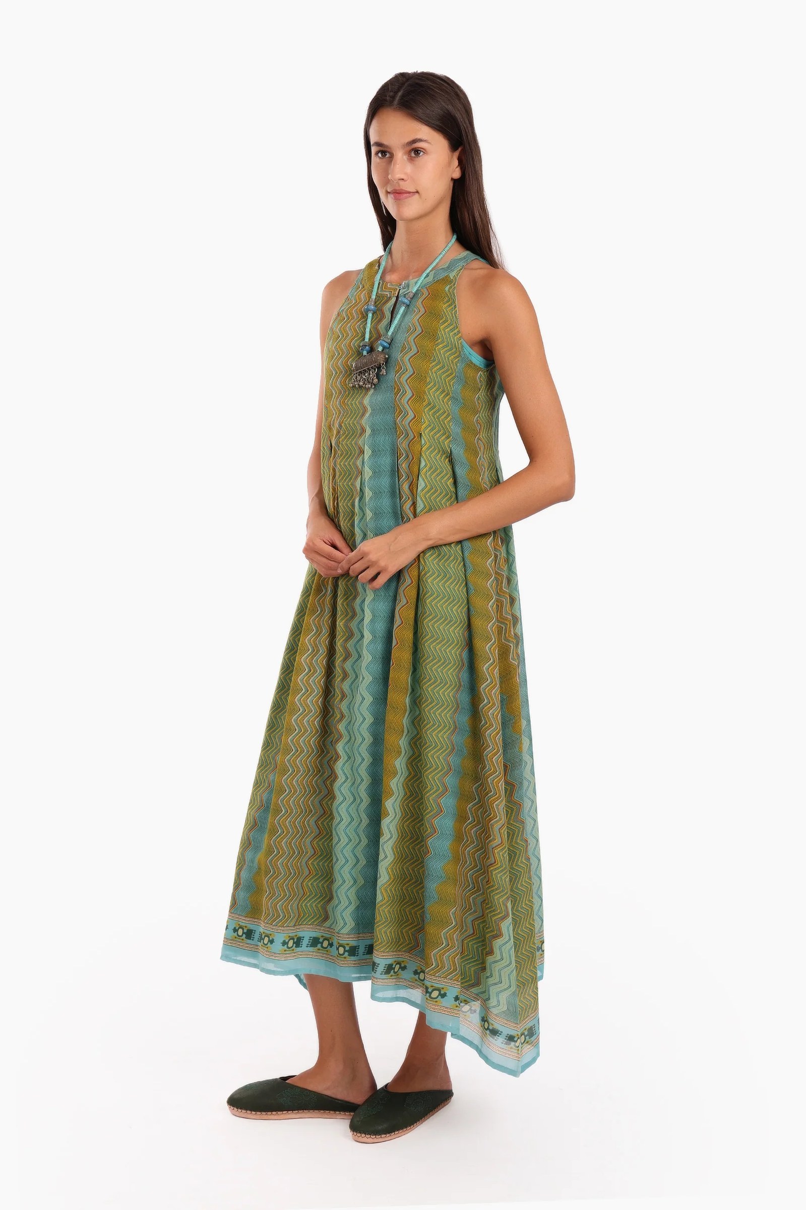 Sleeveless long dress in printed cotton voile