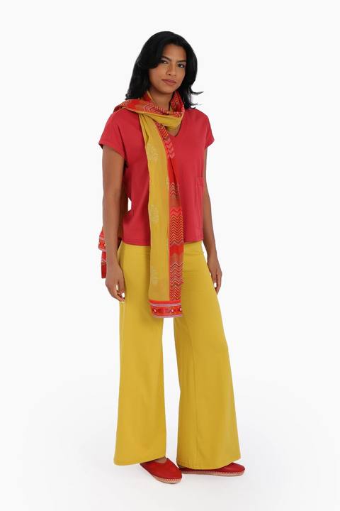 Pants in cotton jersey with wide leg at the bottom.
