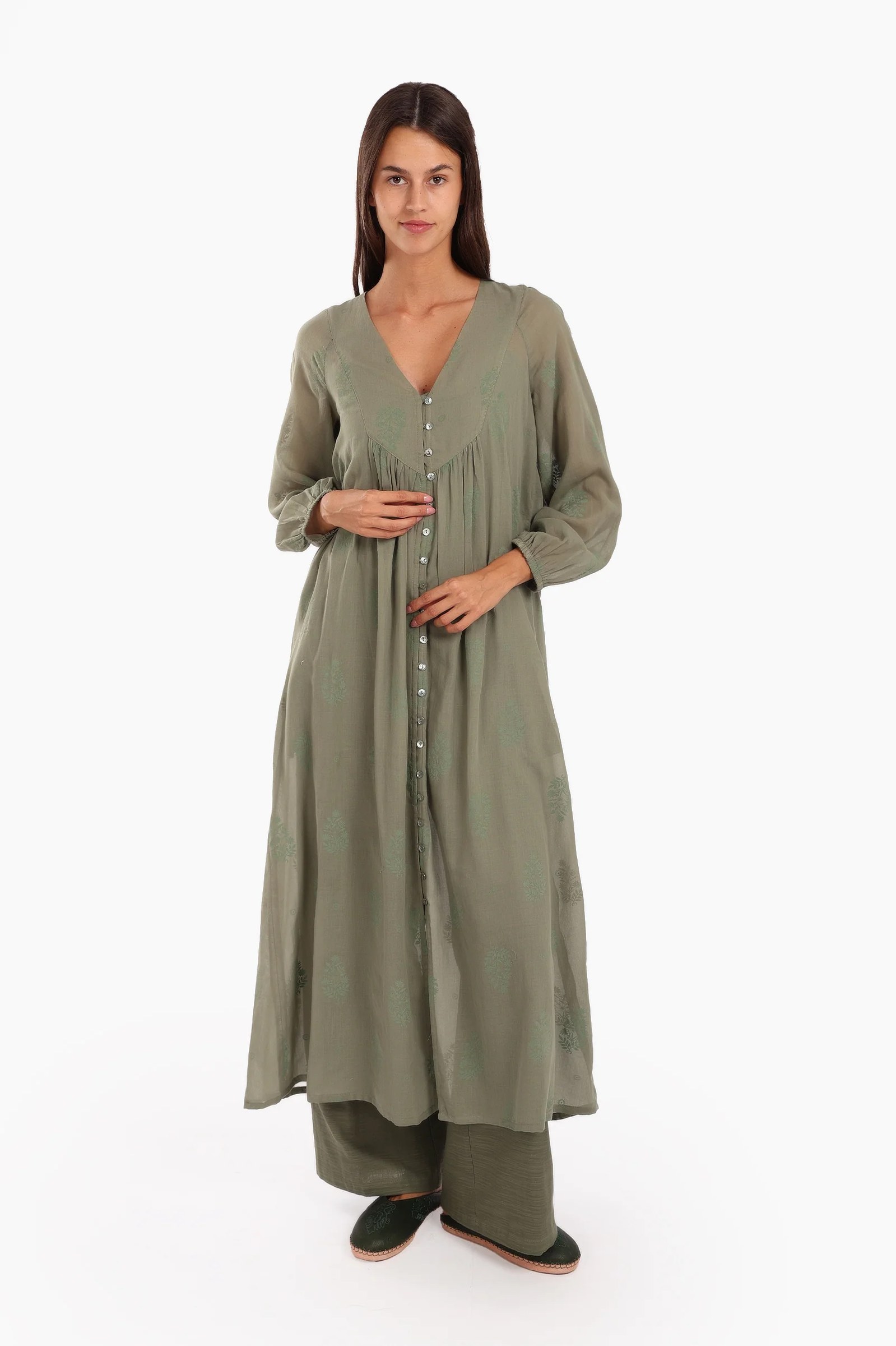 Long dress in printed cotton voile with pockets