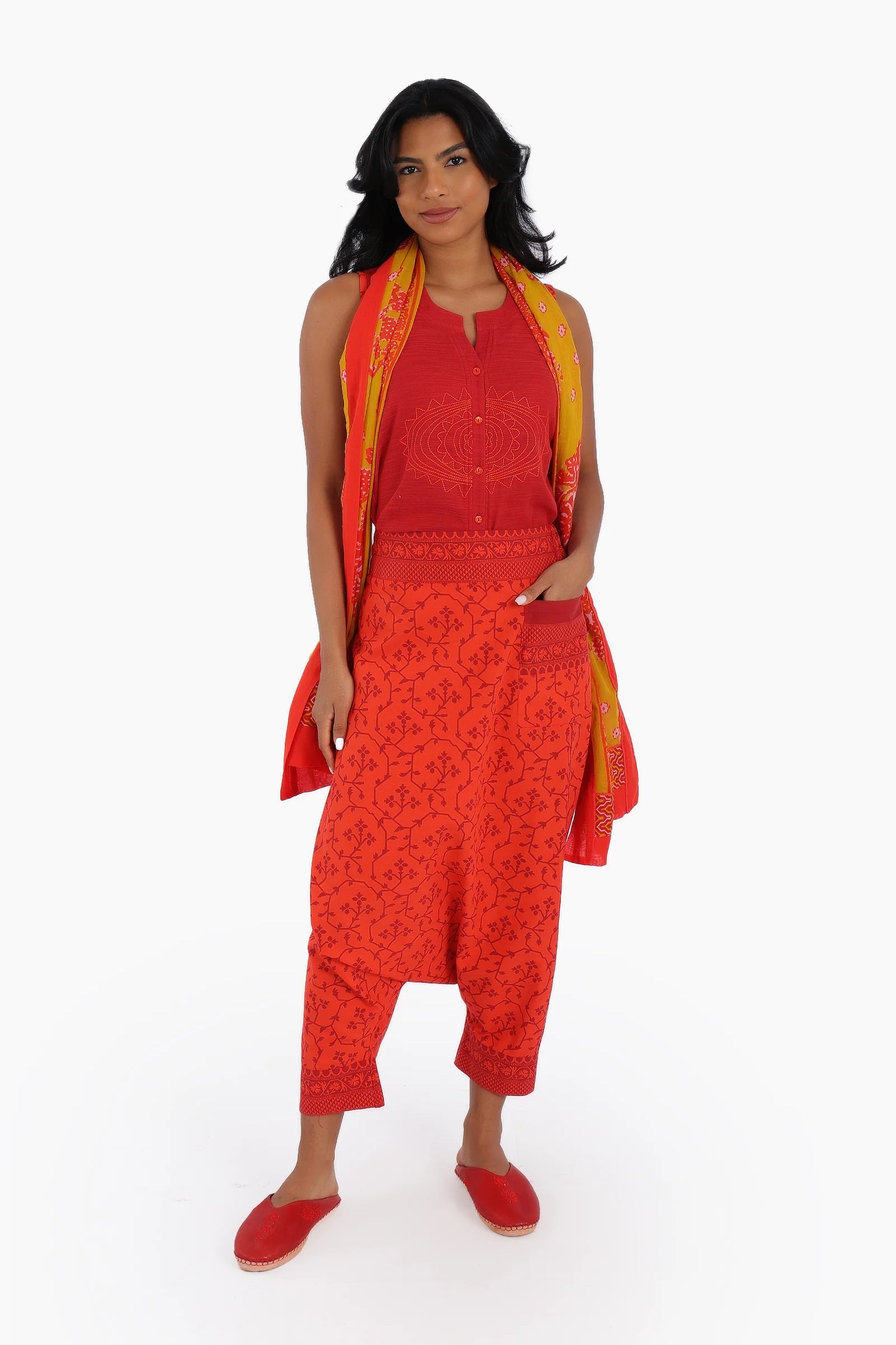 Harem pants in printed Egyptian cotton with one side pocket