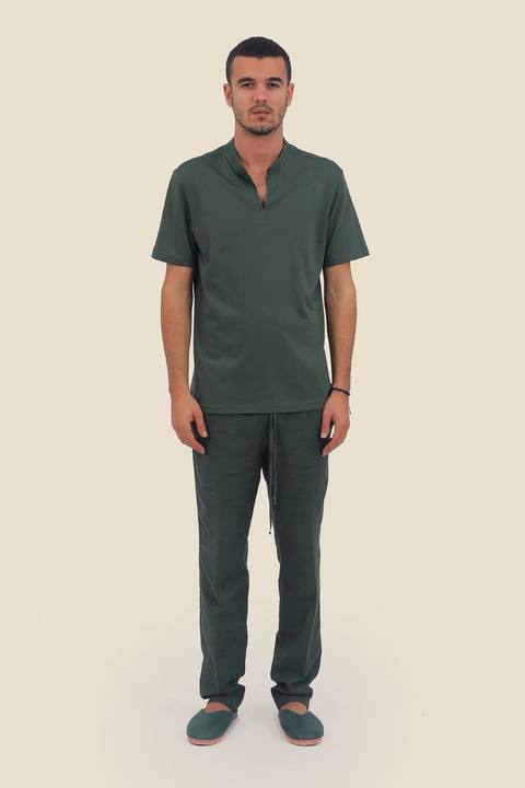 Straight leg cotton pants with elastic waistline and pockets