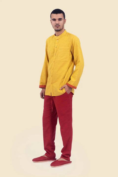 Shirt in cotton with contrast color stitching
