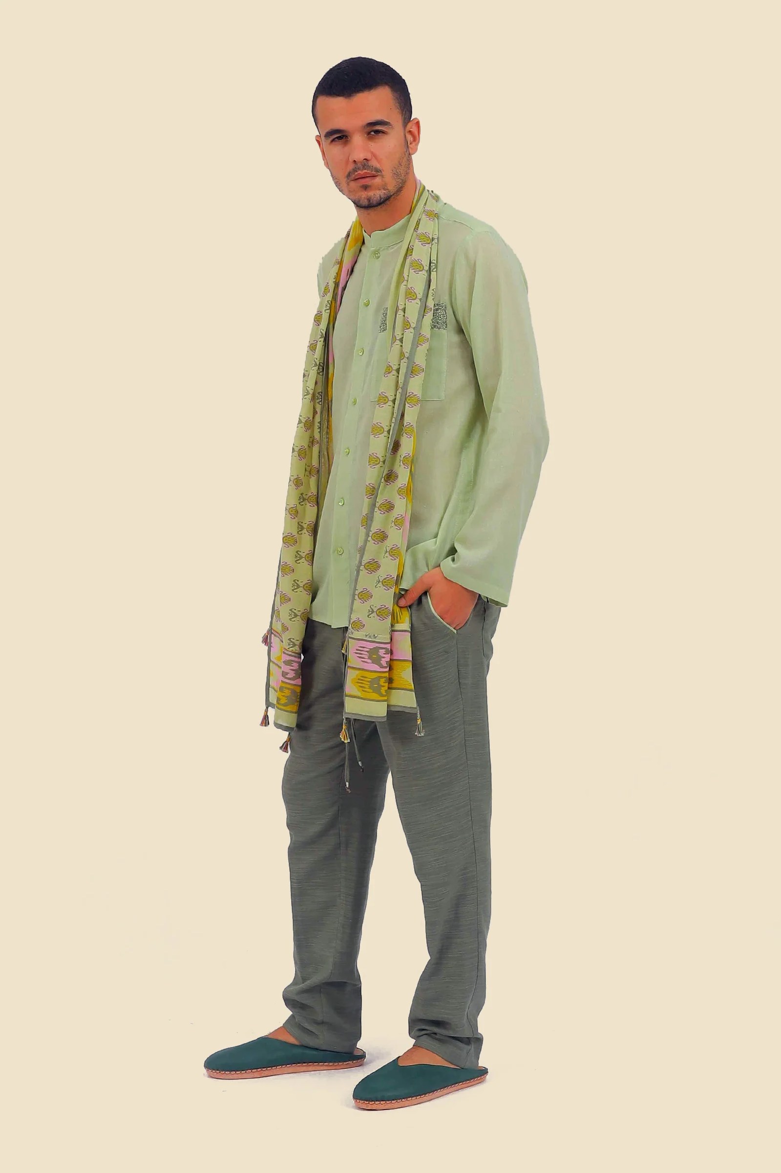 Embroidered shirt in cotton gauze with pocket