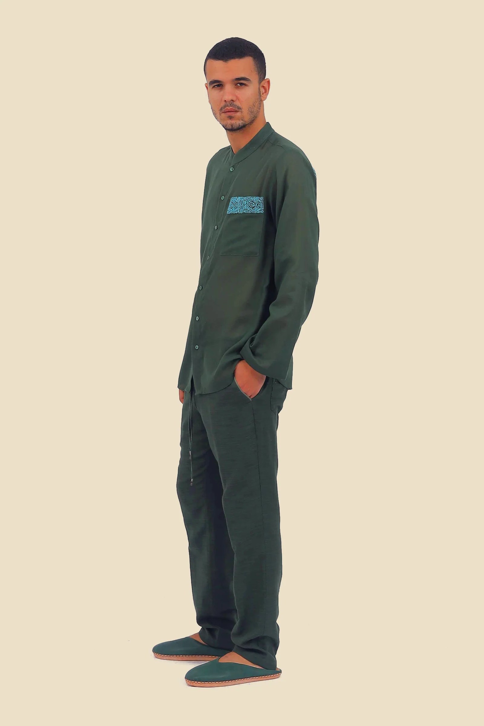Embroidered shirt in cotton gauze with pocket