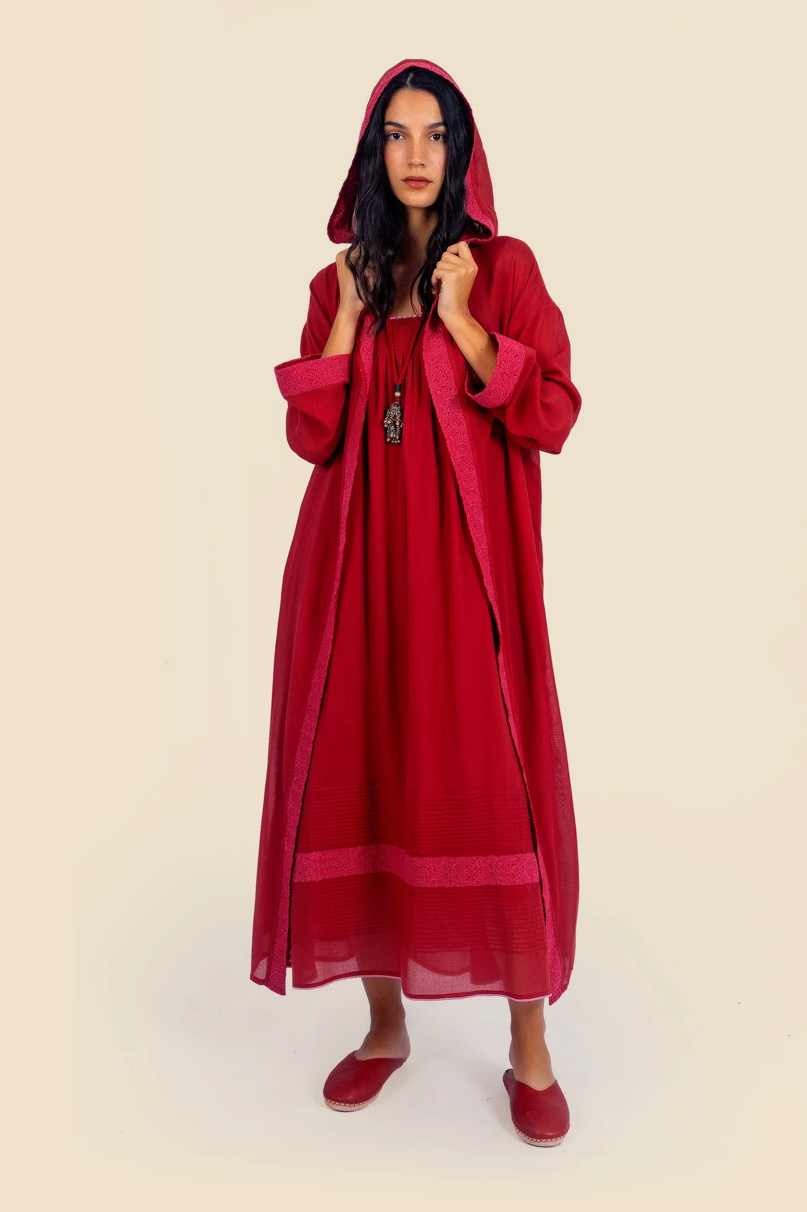 Embroidered long coat in cotton with hoodie