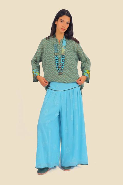 Over sized printed cotton top with 3/4 length sleeves