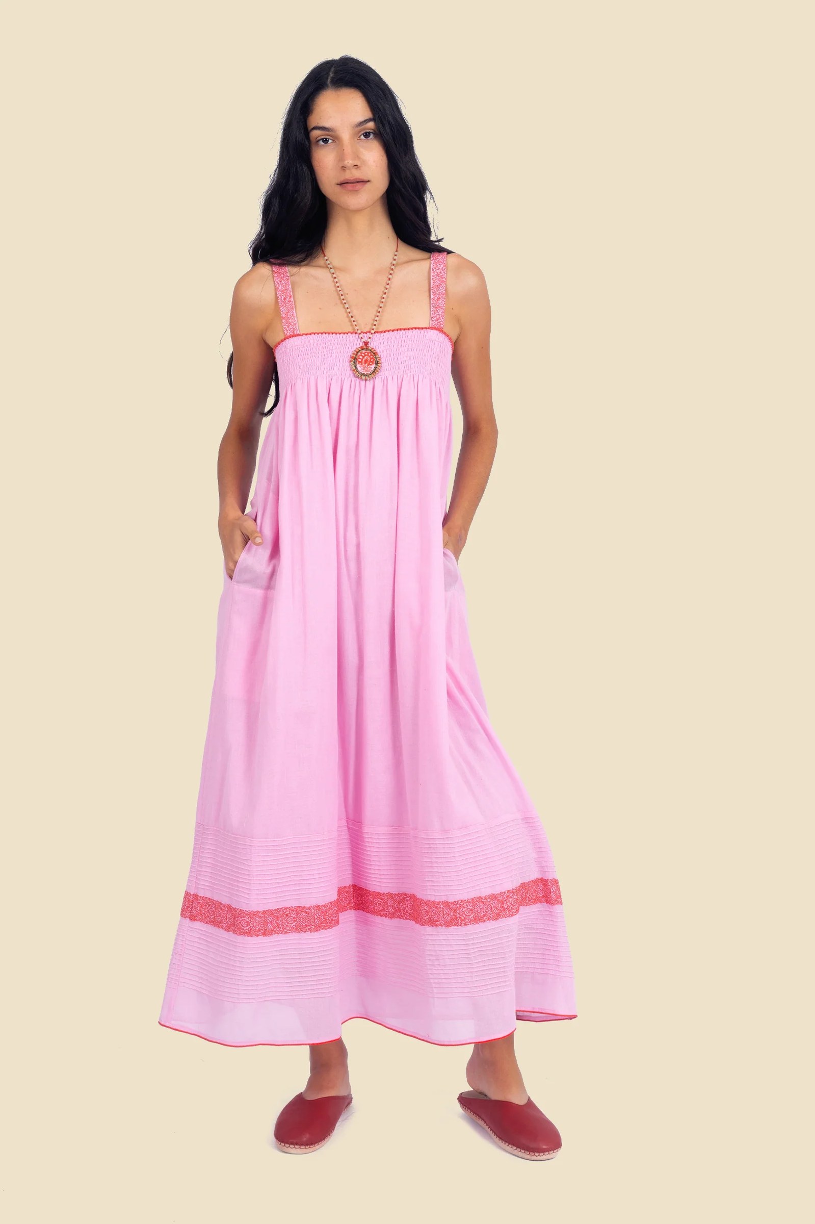 Long dress in cotton gauze with adjustable thin straps
