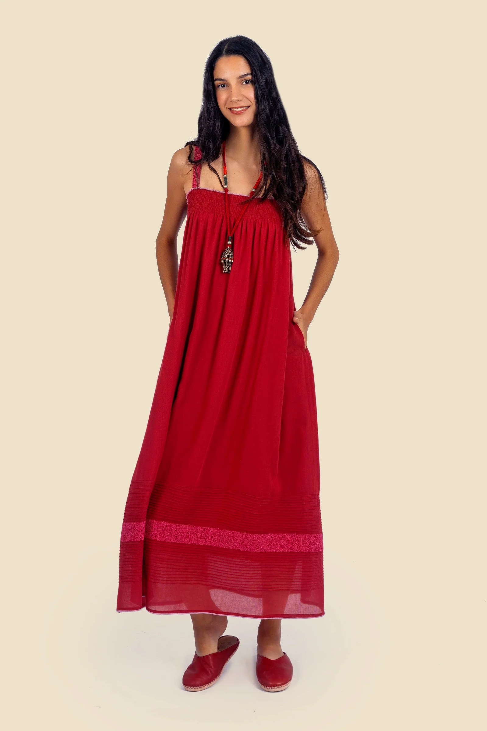 Long dress in cotton gauze with adjustable thin straps