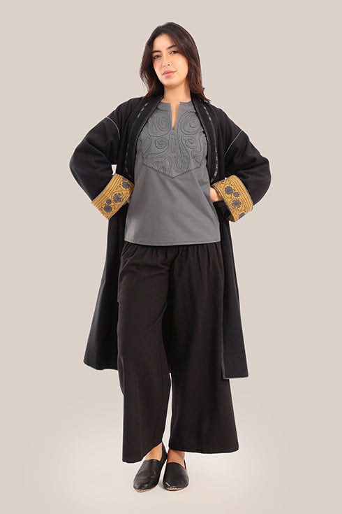 Embroidered sleeveless cotton round neckline top