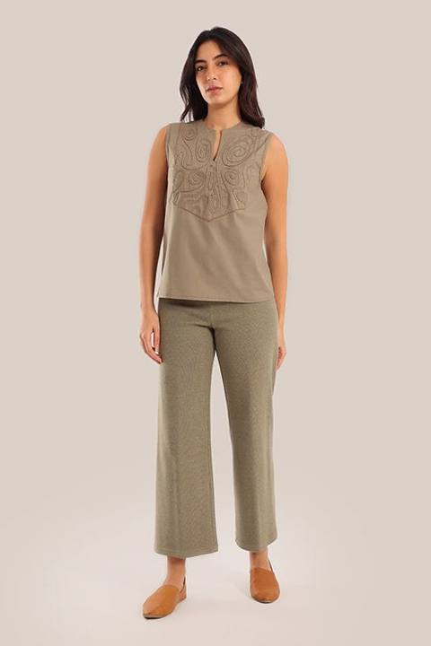 Embroidered sleeveless cotton round neckline top