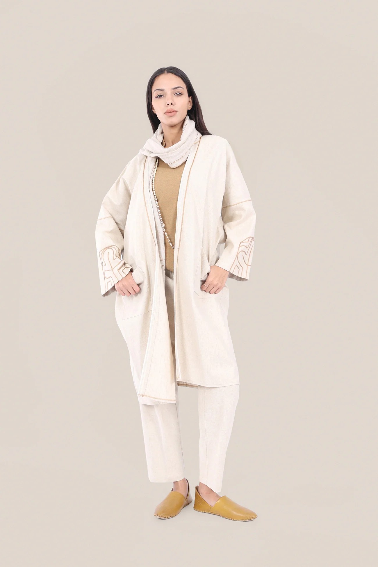 Embroidered coat in linen-cotton blend