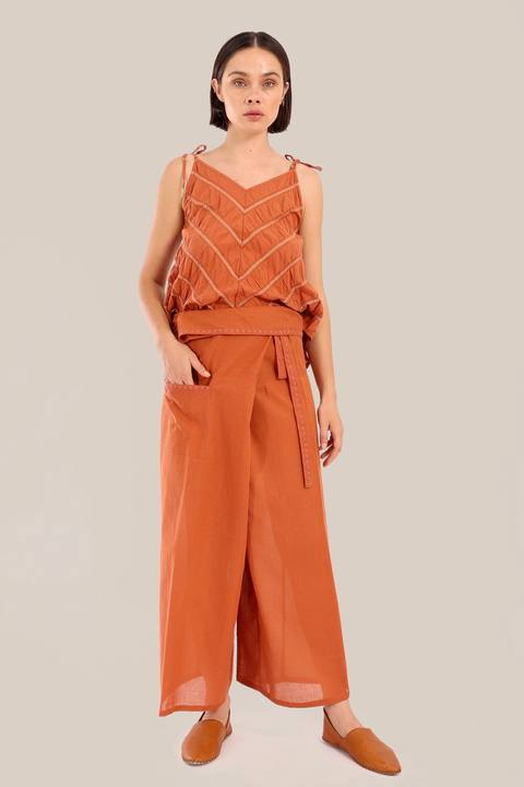 Wide wrap pants with waist fold.