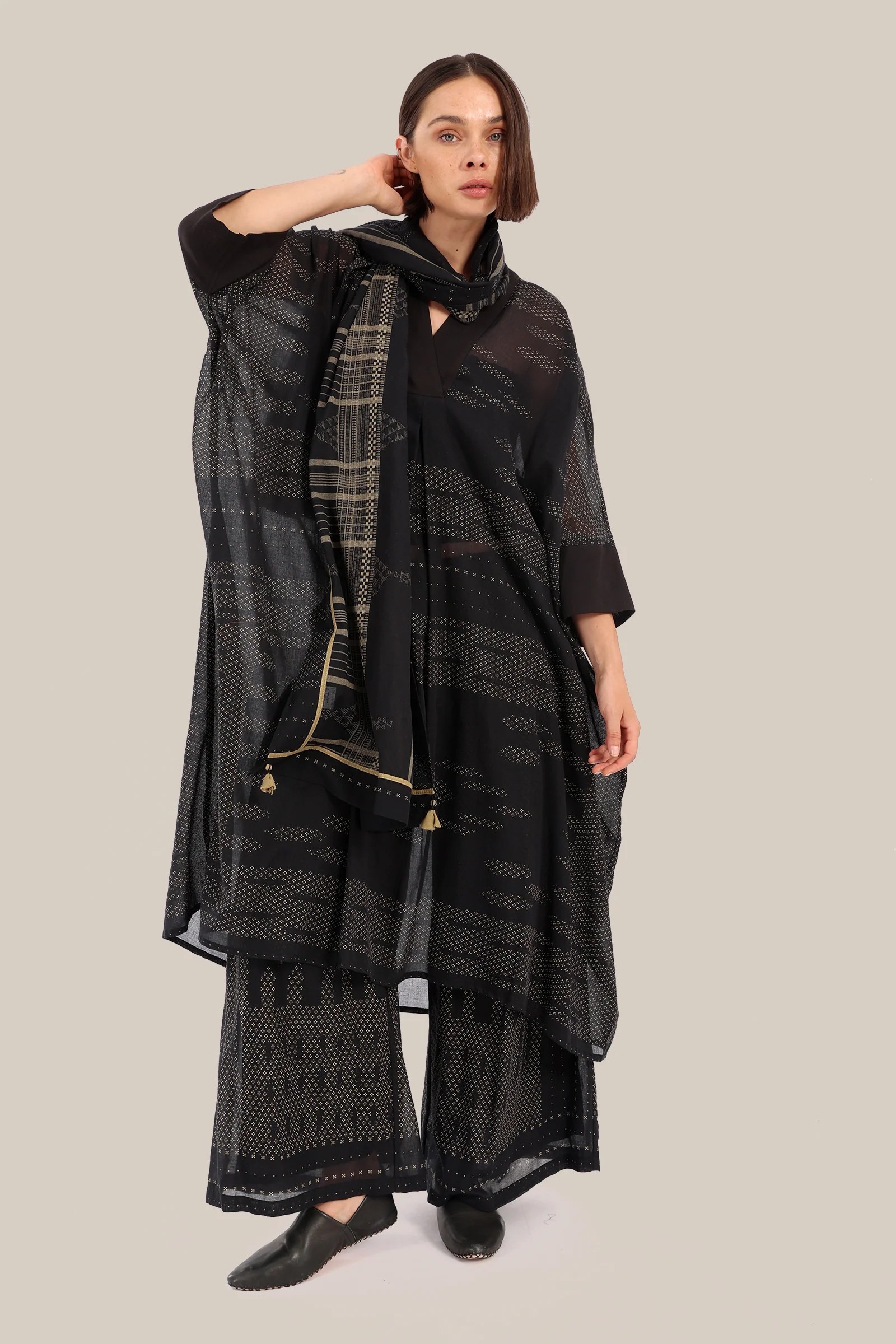 Embroidered oversized kaftan dress  with V neckline