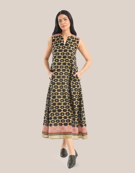Sleeveless long dress with asymmetric hemline