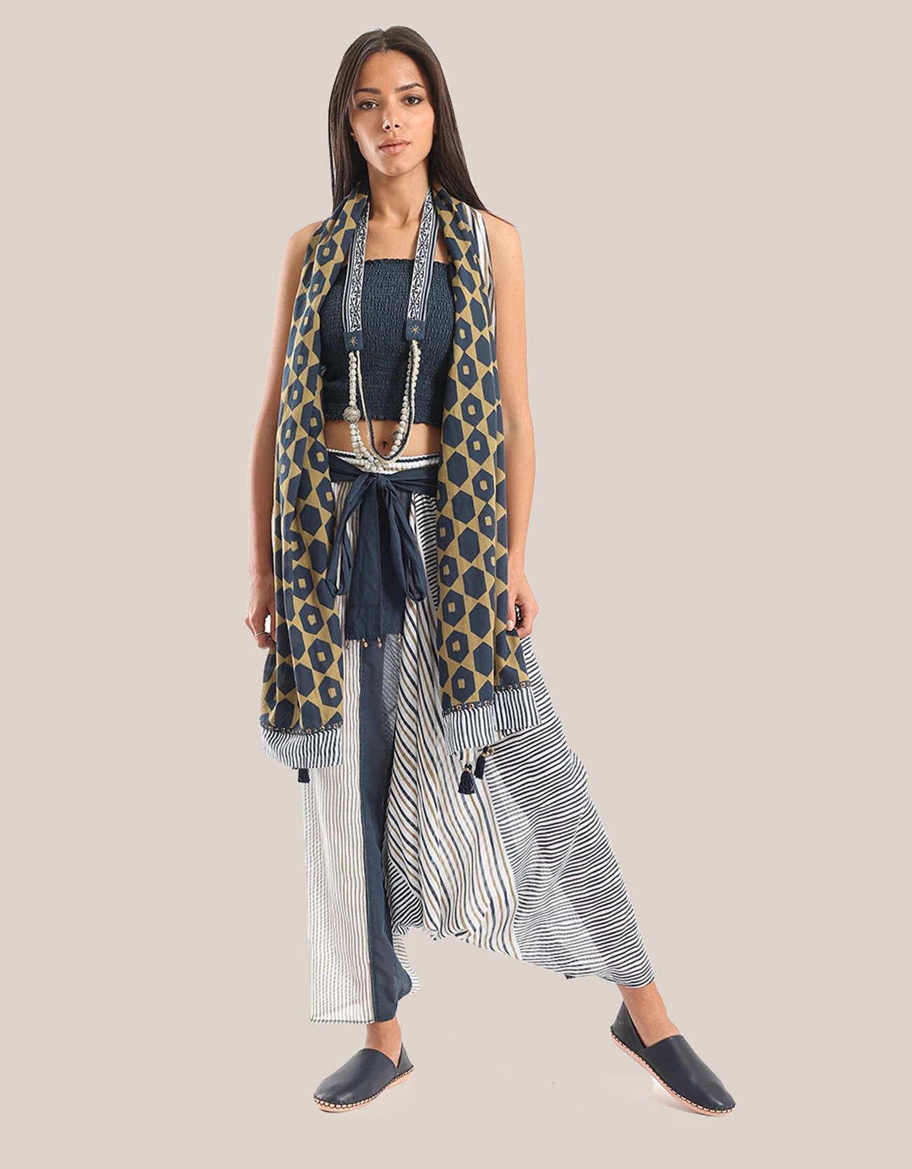 Harem pants with elastic waistband