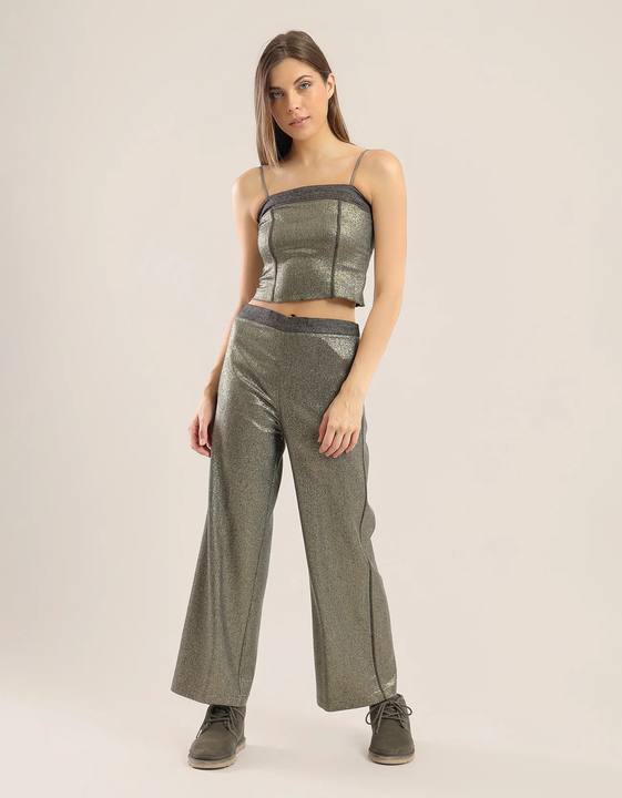 Short bushier with thin adjustable straps