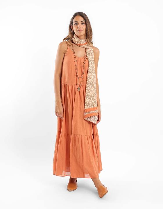Sleeveless long tear dress