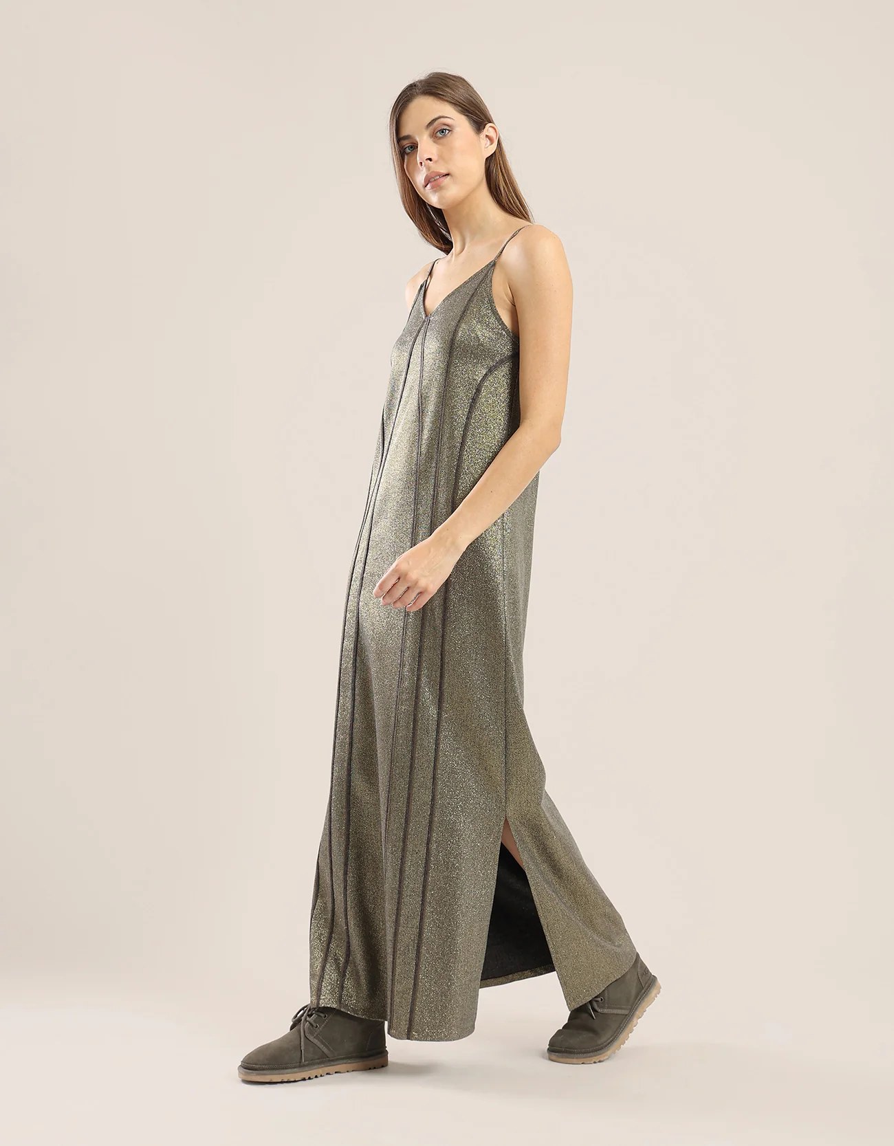 Sleeveless long dress with adjustable thin straps