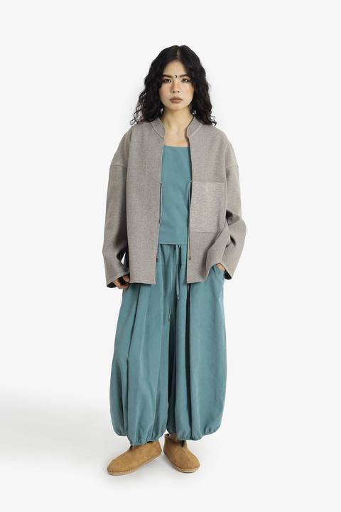 Reversible short jacket with front pocket