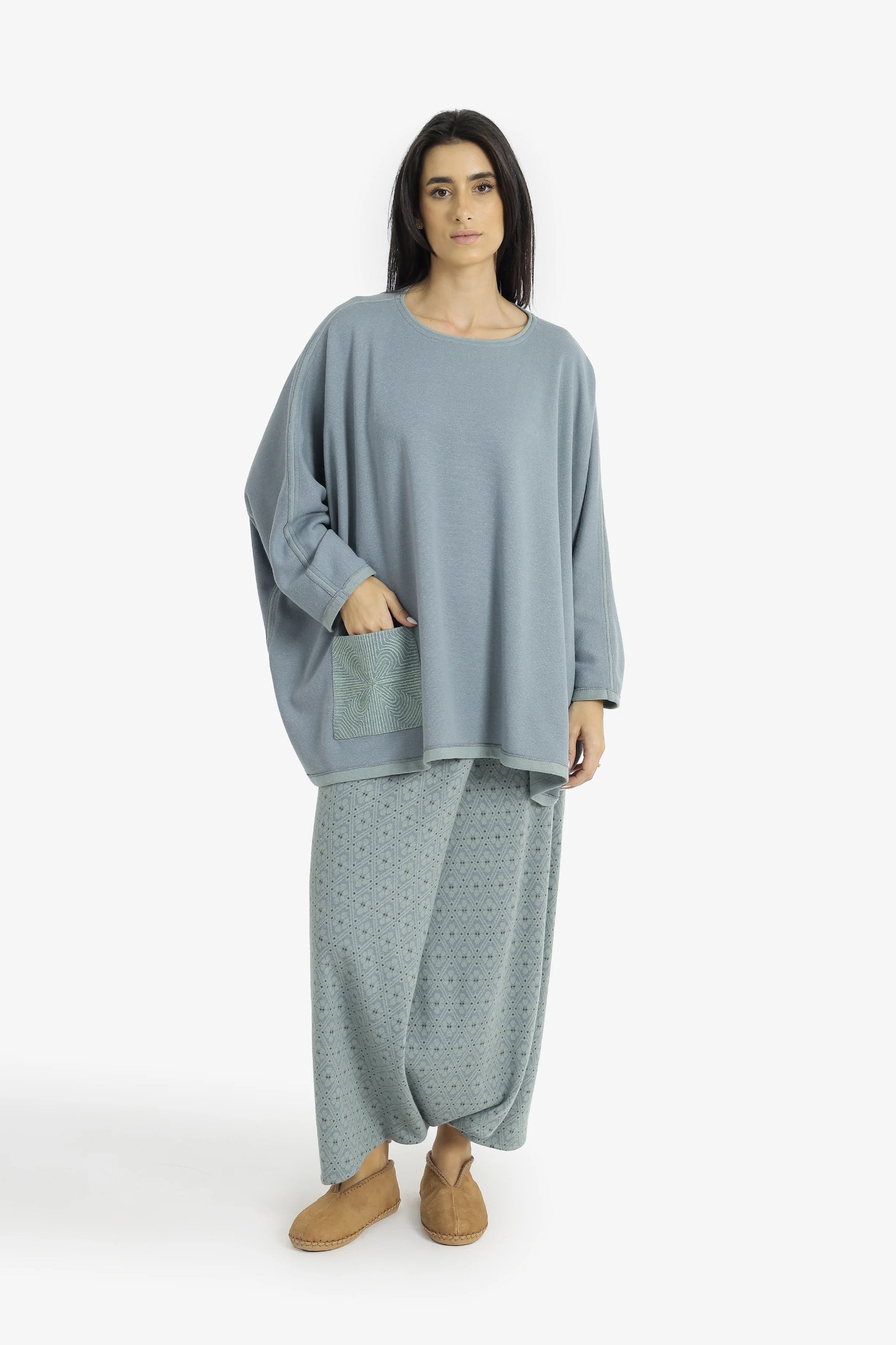 Reversible oversized jacquard top with embroidery