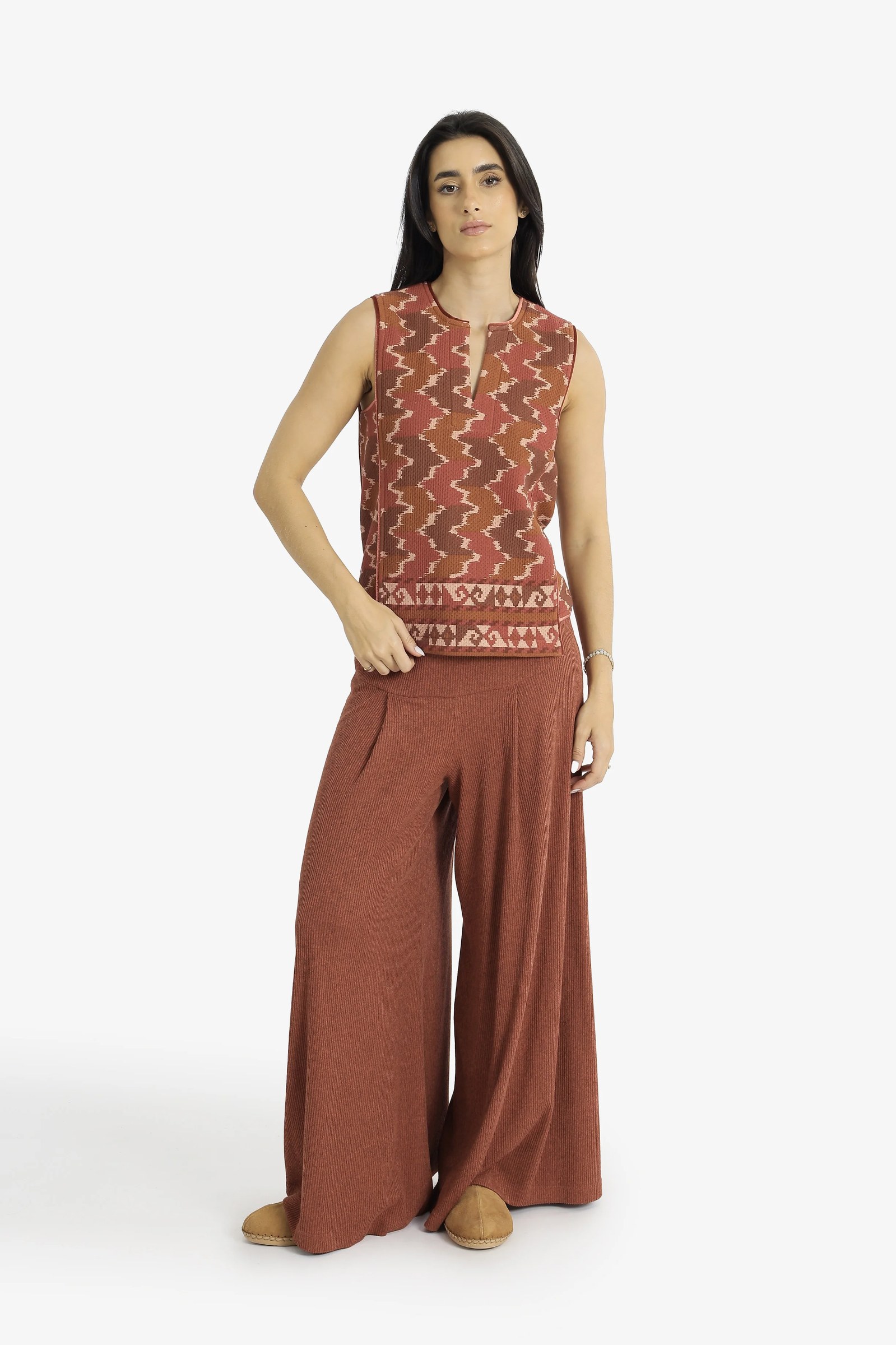 Quilted printed sleeveless cotton top with velvet piping