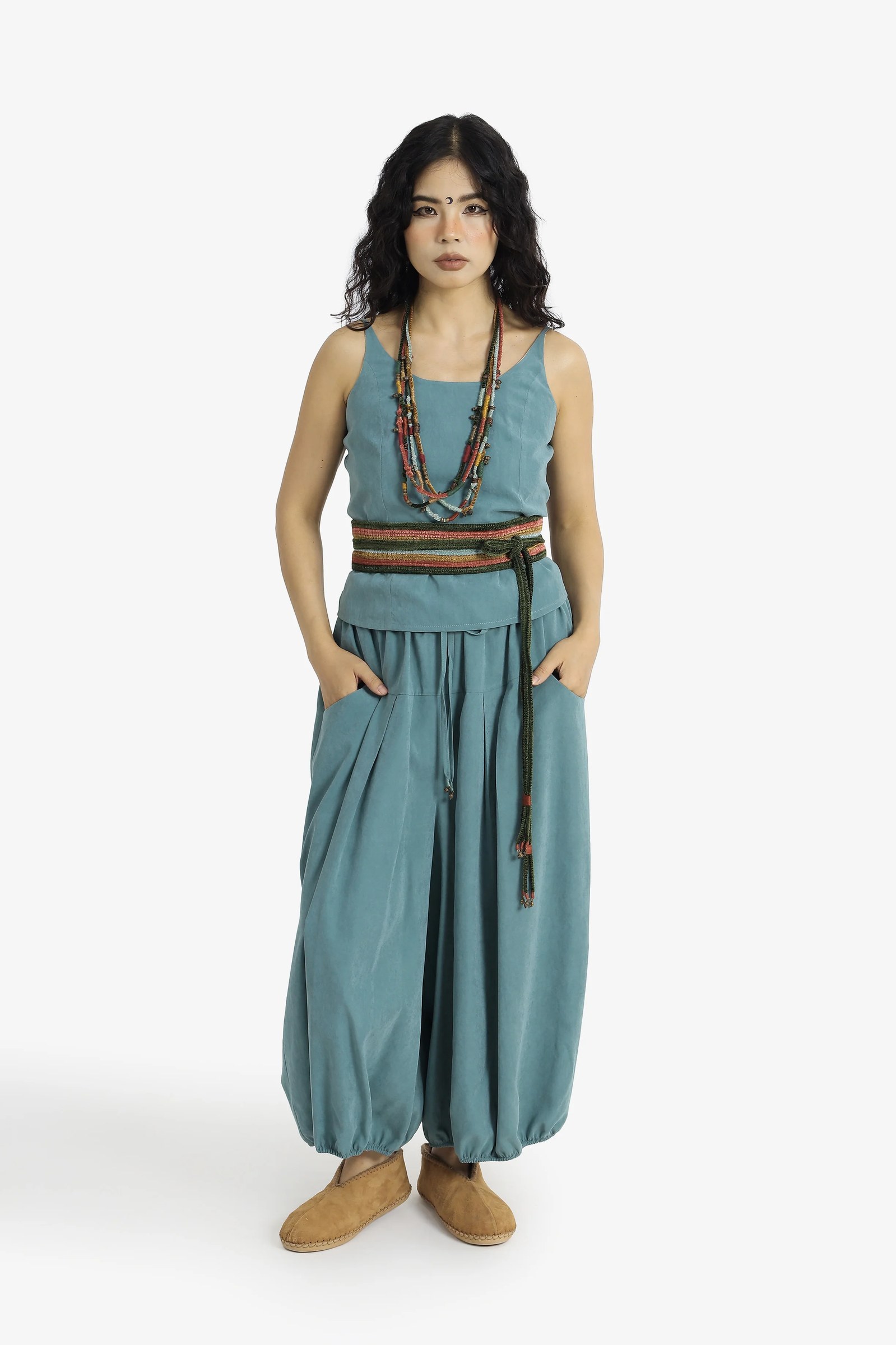 Fitted sleeveless top with adjustable straps