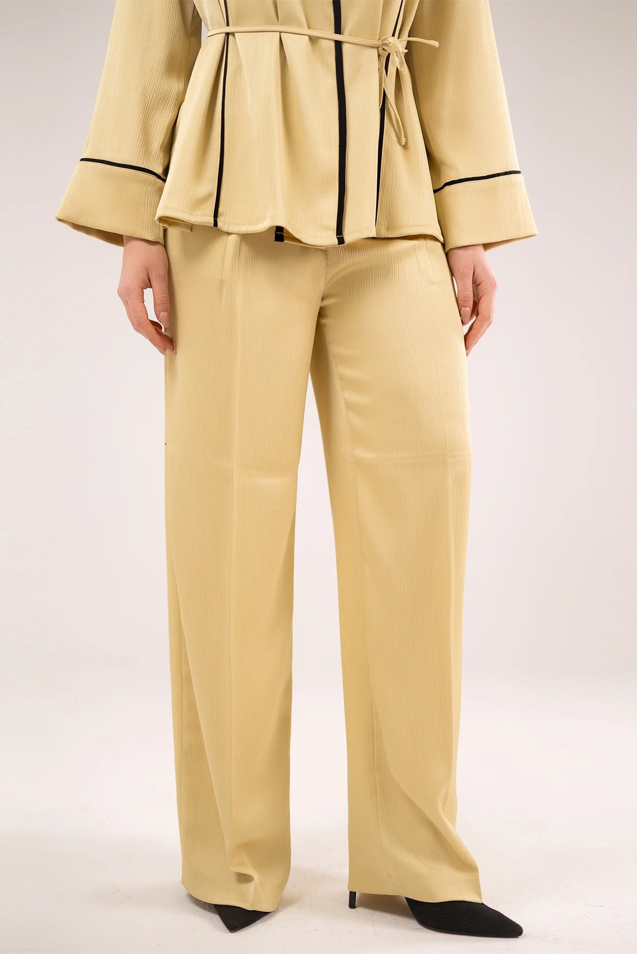 The Wide-Leg Trousers