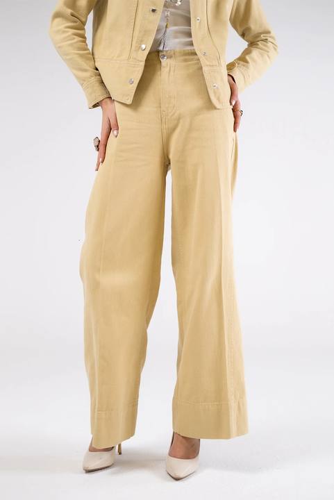 Wide-Leg Jeans