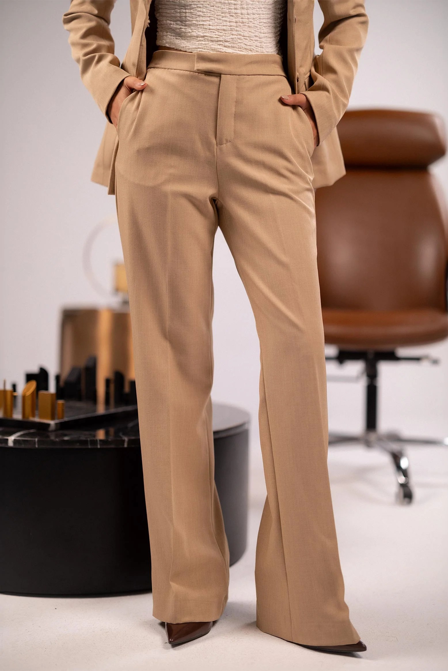 Bold pants suit