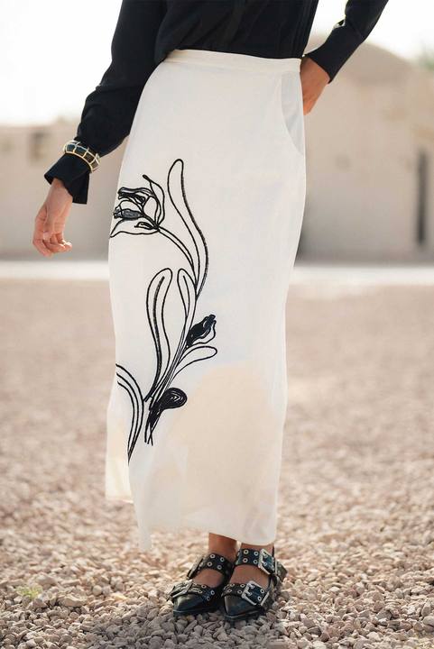 Broidery skirt