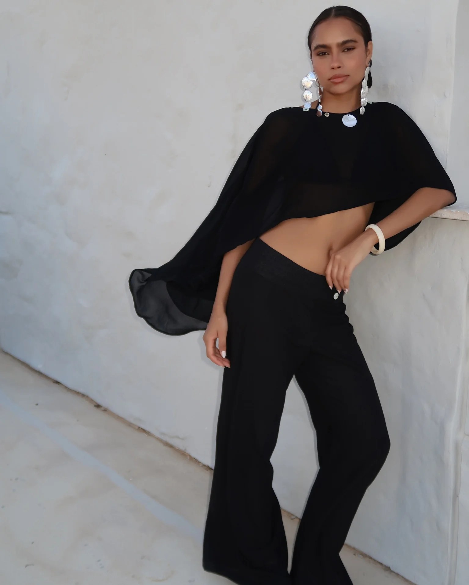 Black Pearl Cape