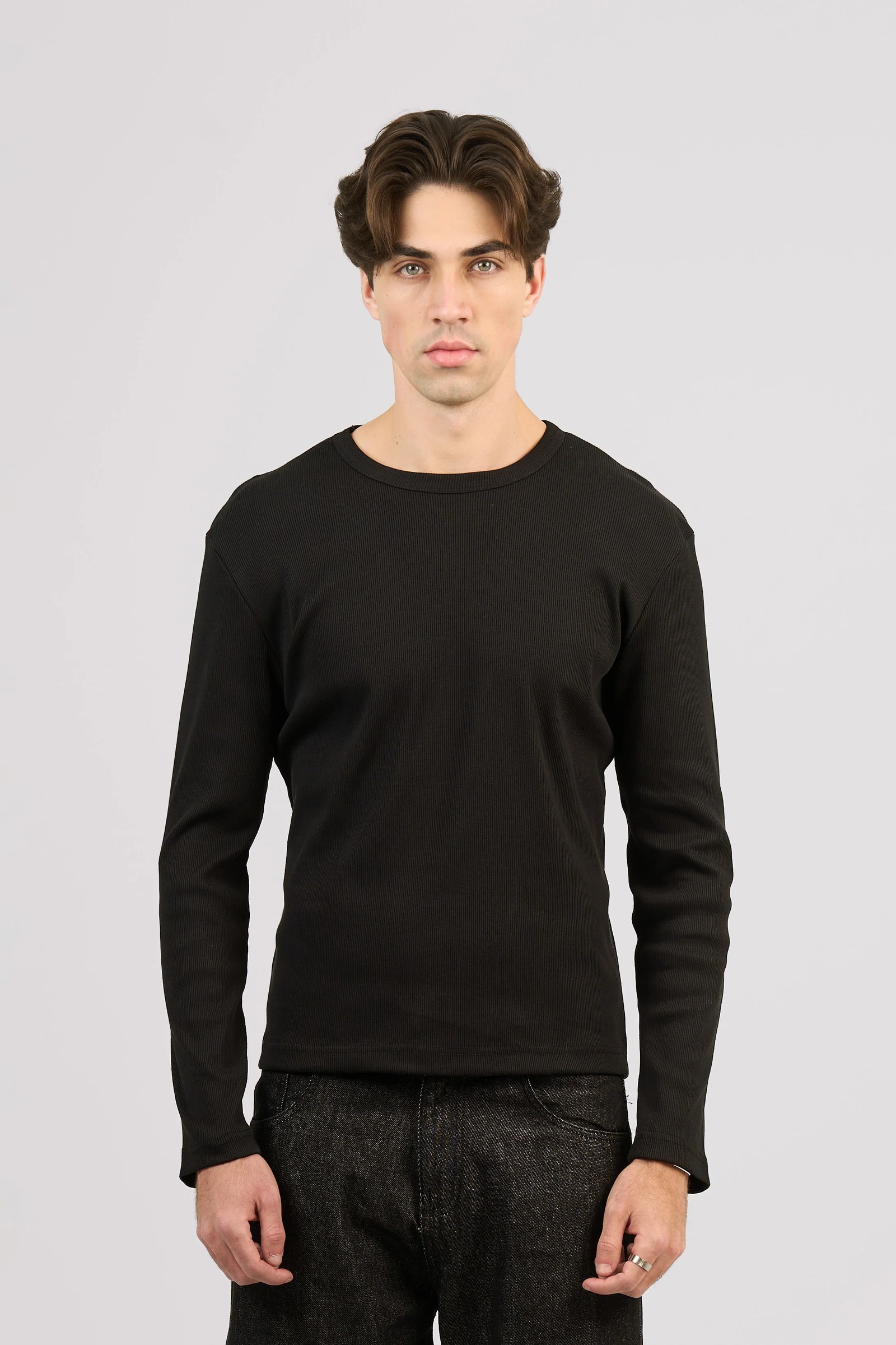 BLACK LONG SLEEVE RIBBED TSHIRT