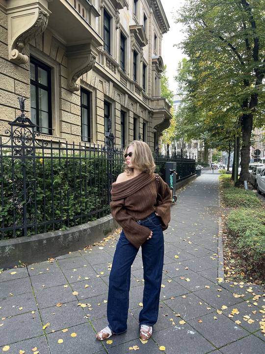 OFF SHOULDER PULLOVER