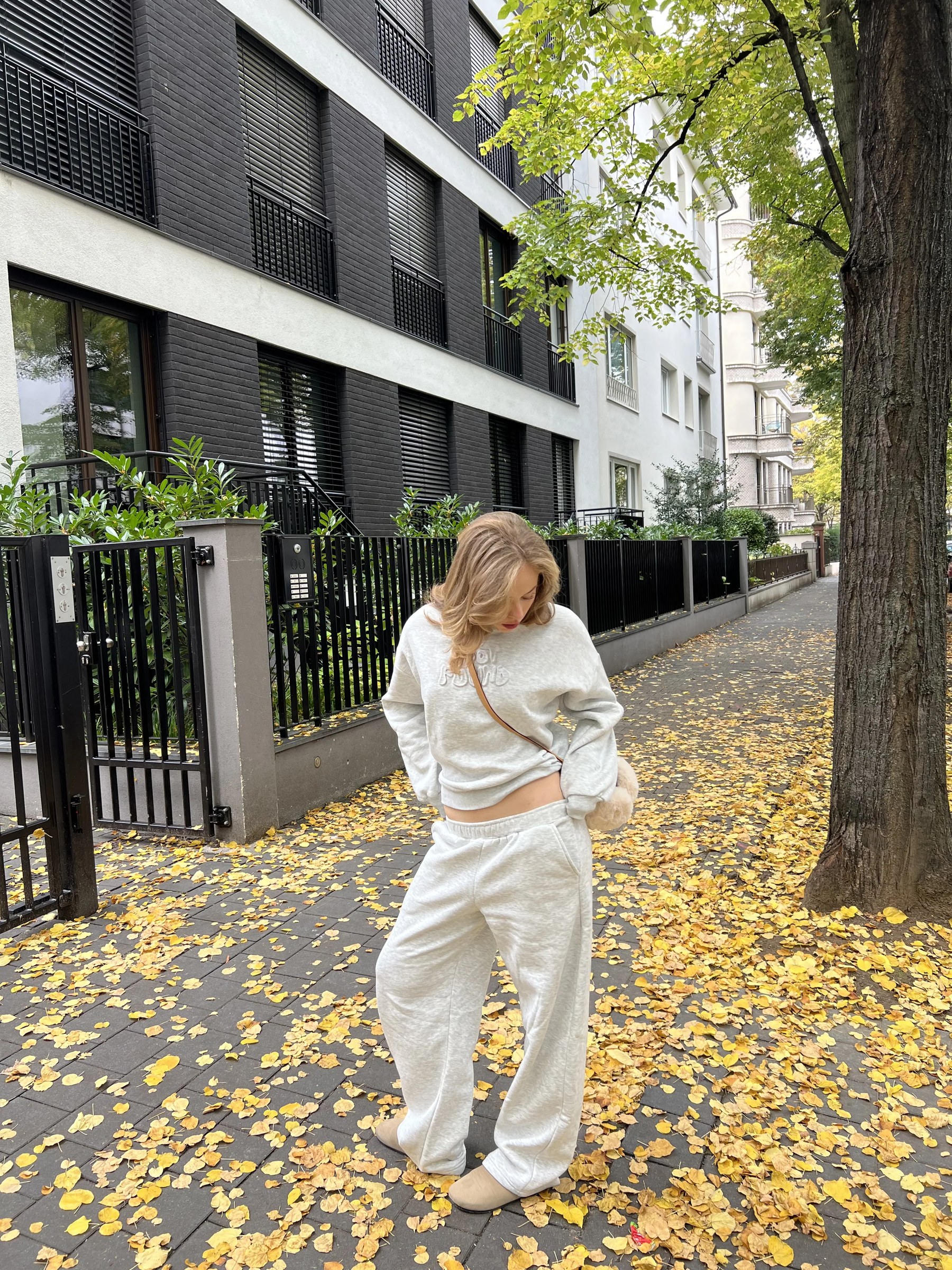 OVERSIZED CREWNECK