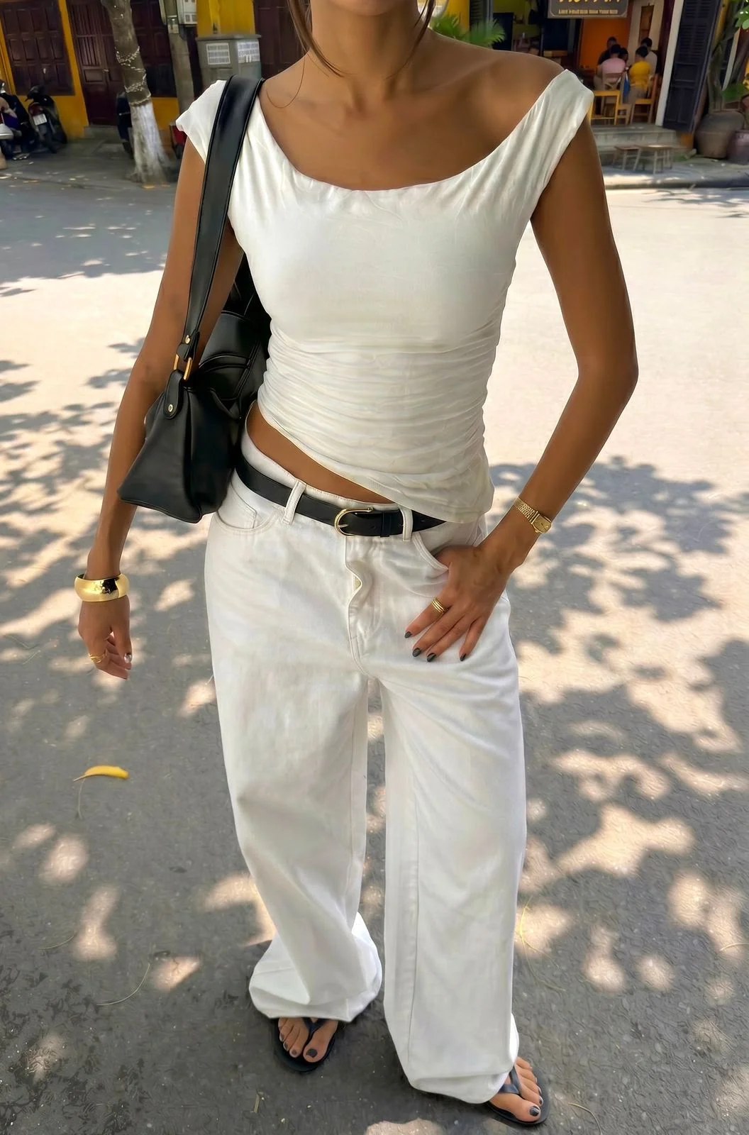WHITE BAGGY JEANS