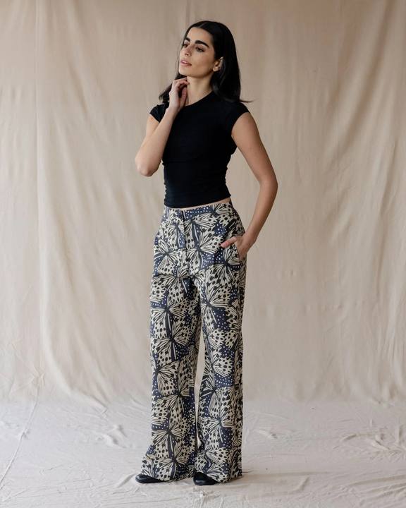 Wings of Bloom Pants In Ivory Noir