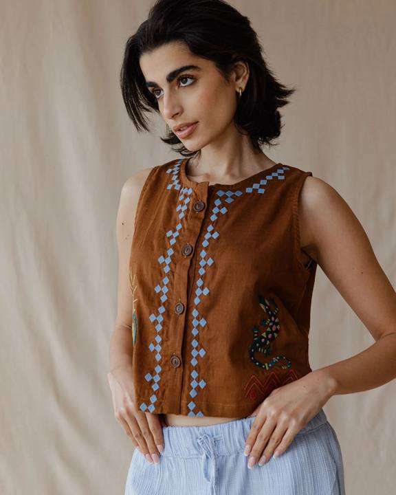 Sunflare Gecko Embroidered Vest Camel