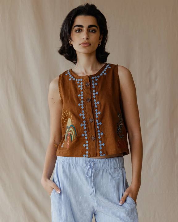 Sunflare Gecko Embroidered Vest Camel