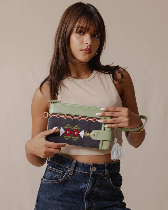 Tribal Tapestry Purse In Dark Blue X Pistachio