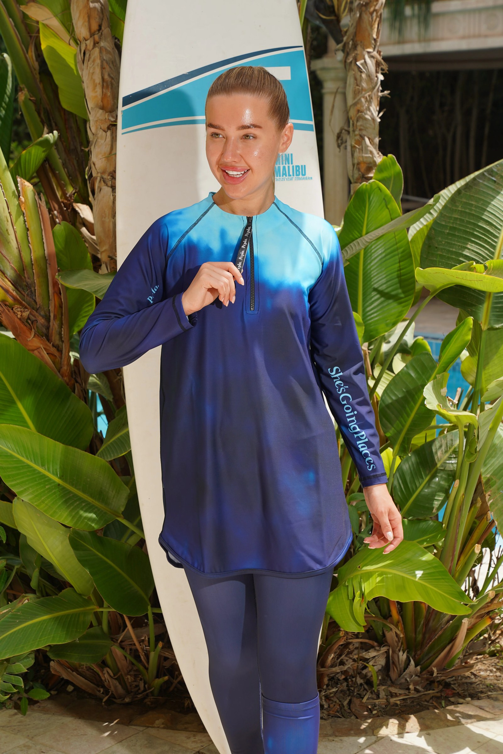 Minimal Long Rashguard