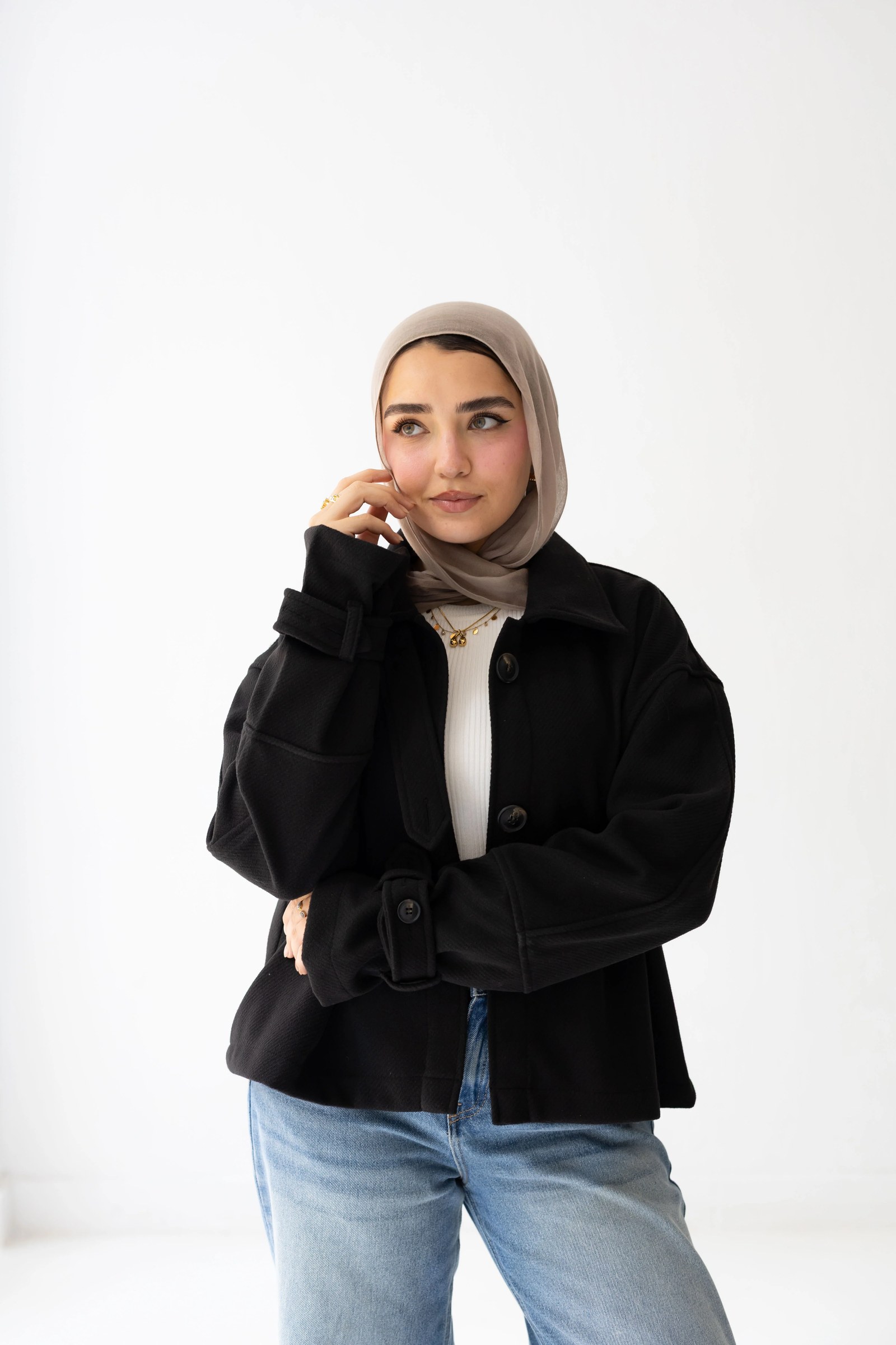 CROPPED- WOOL-y Coat In black