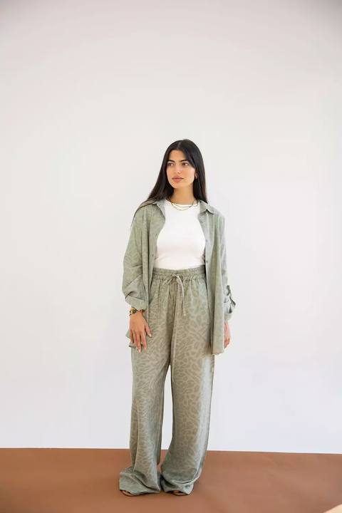 A Female Roar set in olive