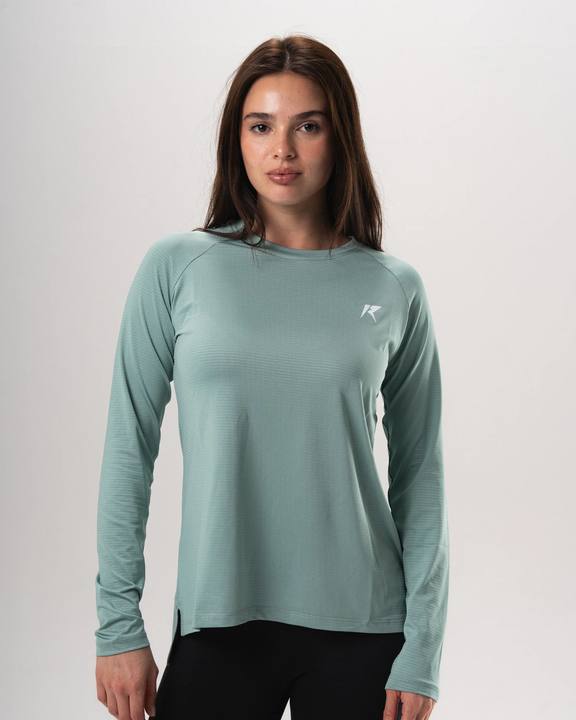 Essential Long Sleeve T-Shirt