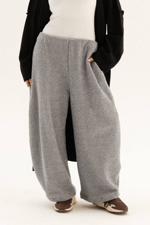 Balloon Knitted Pant In Grey