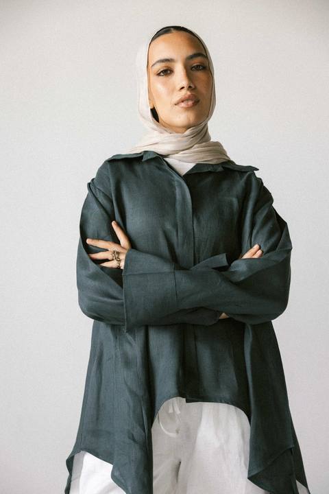 Round shirt in dark green